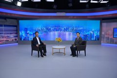 谢建宏律师在接受央视主持人朱军采访